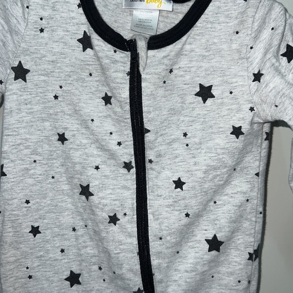 Bloomie’s Baby Star Pajama. Size 9 months. - Picture 3 of 4